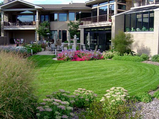 Denver & Lakewood Lawn Care & Maintenance